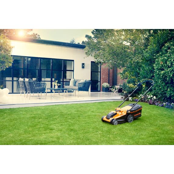 LawnMaster CLMF2437G Akku-Rasenmäher 24V Max 2x4.0Ah Batterie, 37cm 300m² Mulchen 40L, 22-72mm 6-Stufige Schnitthöhenverstellung