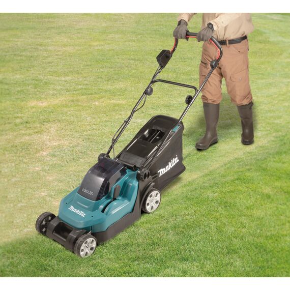 Makita DLM382PM2 Akku-Rasenmäher 2x18 V / 4,0 Ah, 2 Akkus + Doppelladegerät