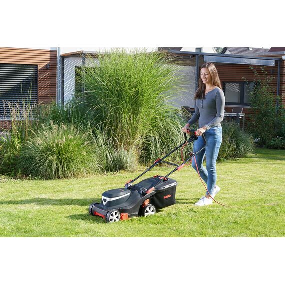 AL-KO Elektro-Rasenmäher 32.2 E Comfort, 32 cm Schnittbreite, 1200 W Motorleistung, Kunststoffgehäuse, angenehmer Doppelschalter, für Flächen bis 250 m², zentrale 6-fache Schnitthöhenverstelllung