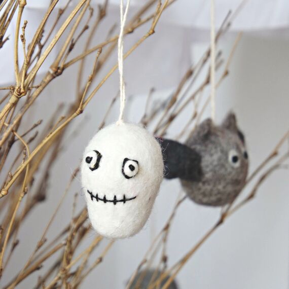 Gry & SIF handgemachte Totenkopf-Anhänger aus Filz | Halloween Deko Innen zum Aufhängen, Herbstdeko, Hängedeko Halloween, Halloweenanhänger | Totenköpfe 3er Set