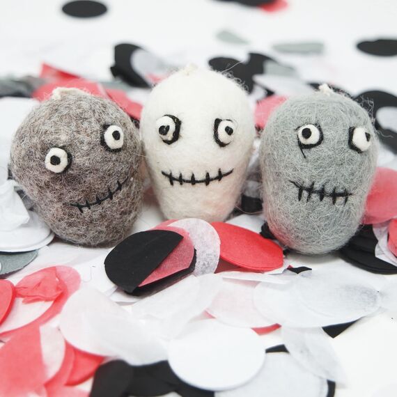 Gry & SIF handgemachte Totenkopf-Anhänger aus Filz | Halloween Deko Innen zum Aufhängen, Herbstdeko, Hängedeko Halloween, Halloweenanhänger | Totenköpfe 3er Set