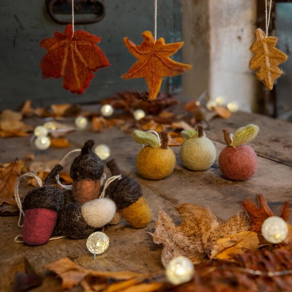Gry & SIF Herbstanhänger Deko-Eicheln aus Filz, handgemachte skandinavische Herbstdeko, Herbst Dekoration Anhänger, Herbstdeko hängend | rote Eicheln 6er Set