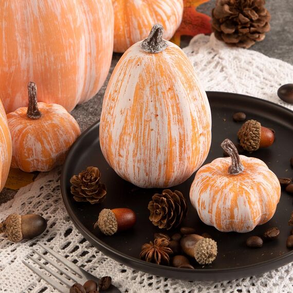 Benjia 16 Stück Künstlicher Kürbis Herbstdekoration, Künstliche Kürbisse Gefälschte Kürbisse Zierkürbisse für Innen Außen Herbst Ernte Halloween Erntedankfest Dekoration (Terrakotta)