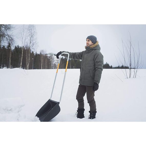 Fiskars Schneewanne für große Flächen, Blattbreite: 74 cm, Kunststoff-Blatt/Aluminium-Stiel, Schwarz/Orange, SnowXpert, 1003470