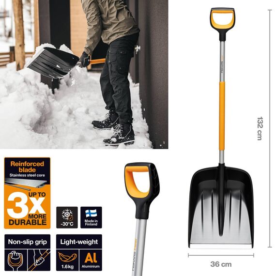 Fiskars Schneeschaufel für kleine und große Schneemengen, X-series, Länge: 132 cm, Aluminium/Polymer, Schwarz/Orange/Grau, 1057177