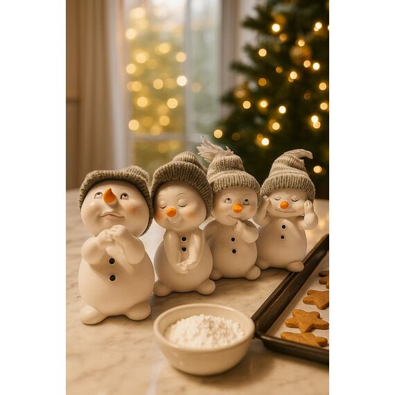 khevga Weihnachtsdeko Deko-Figuren Schneemann im 4er Maße ca. 6x6x11 cm