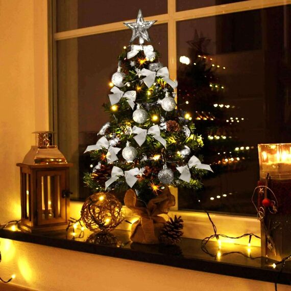 Weihnachtsbaum künstlich (WBD) 75 cm grün mit Weihnachtsdeko Silber und Led Lichterkette mit Batteriebox und Fernbedienung künstlicher Christbaum klein Tannenbaum