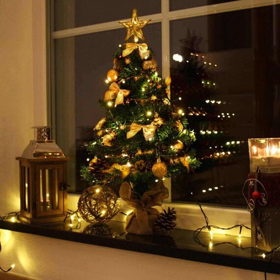 Weihnachtsbaum künstlich (WBD) 60 cm grün mit Weihnachtsdeko Gold und Led Lichterkette mit Batteriebox und Fernbedienung künstlicher Christbaum klein Tannenbaum