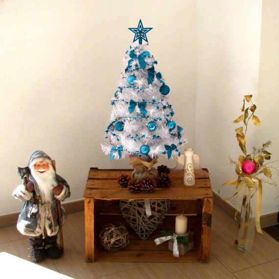 Weihnachtsbaum künstlich (WBD) 75 cm Weiss mit Weihnachtsdeko türkis und Led Lichterkette mit Batteriebox und Fernbedienung künstlicher Christbaum klein Tannenbaum