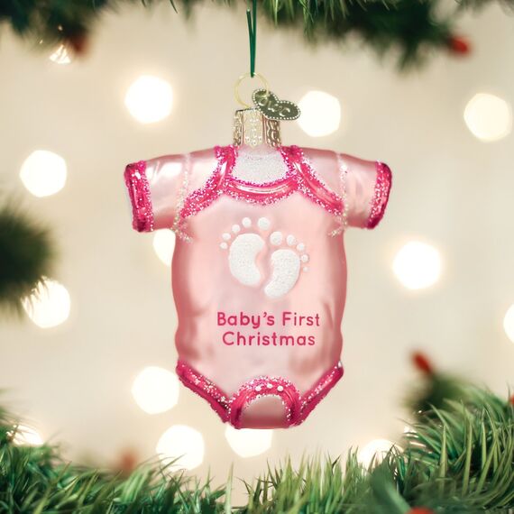 Old World Christmas Rosa Baby-Einteiler, Glas, geblasen, Ornament für Weihnachtsbaum, 7,6 x 7,6 cm