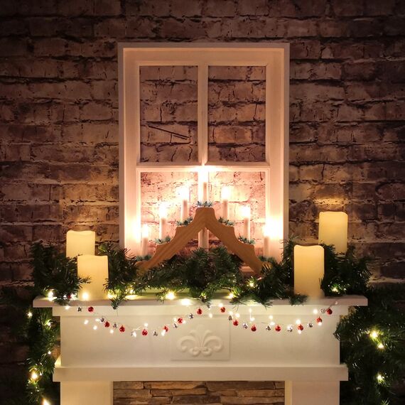 Idena 8582088 - LED Adventsleuchter mit 7 LED Kerzenlichtern in Warmweiß, Schwibbogen aus naturfarbenem Holz, mit Ersatzlampe und Schalter, Deko für Innen, als Winter-, Advents- und Weihnachtsdeko