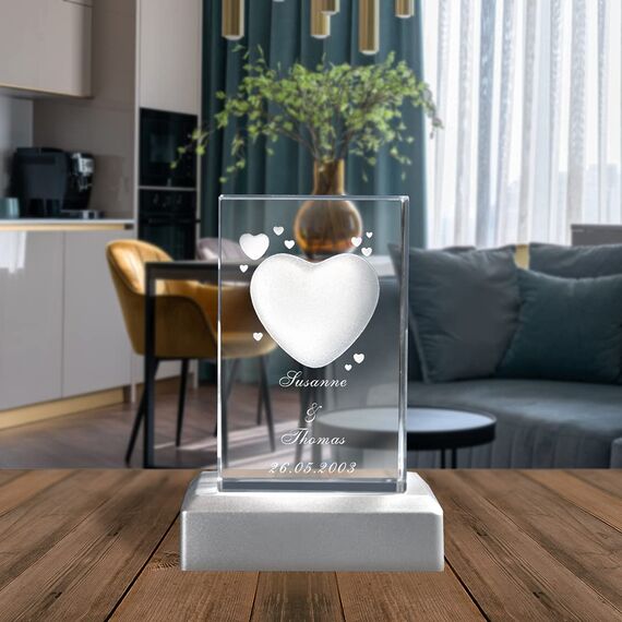 LOOXIS Personalisierte 3D Herz-Gravur im Glas – versch. Motive, Namen, Wunsch-Text – Geschenk-Idee zu Weihnachten, Valentinstag, Jahrestag – für Partner/in, Frauen, Männer – S inkl. LED Leuchtsockel