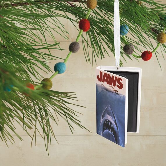Hallmark Jaws Retro-Video-Kassetten-Etui, Weihnachtsornament aus Kunststoff, Schwarz, Filmthema, Hängend, 4,4 x 8,1 x 3,8 cm