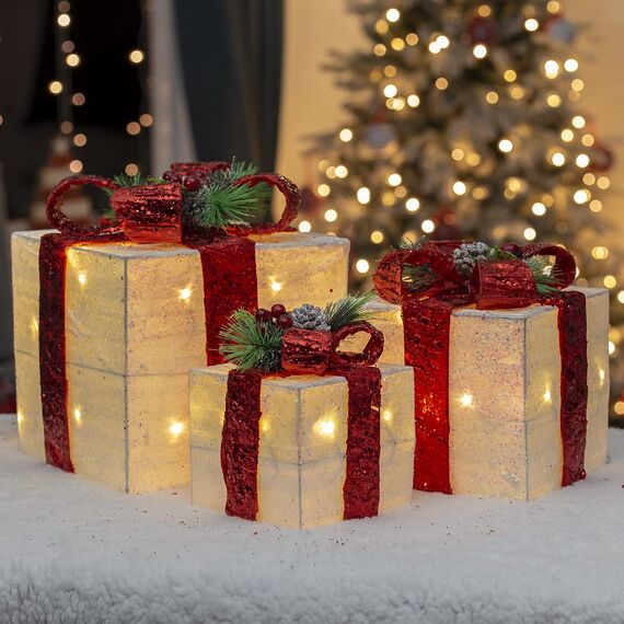 The Christmas Workshop 70749 3er Set beleuchtete Weihnachtsboxen mit roter Schleife/Innen Weihnachtsdeko / 65 warmweiße LED Lichter/batteriebetrieben/Timer-Funktion