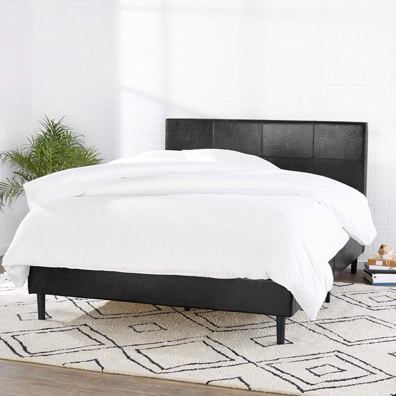 Amazon Basics Bettgestell aus Kunstleder, gepolstert, mit Holzlatten Full schwarz