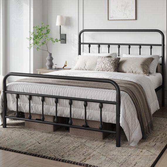Yaheetech Klassisches Metall-Plattform-Bettgestell, Matratze, Fundament mit viktorianischem Stil, Eisenkunst-Kopfteil/Fußteil/Unterbett-Aufbewahrung/kein Boxspringbett erforderlich/Queen-Size-Größe,
