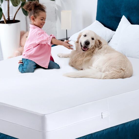 Utopia Bedding Zippered Mattress Encasement - Waterproof Mattress Protector (California King)