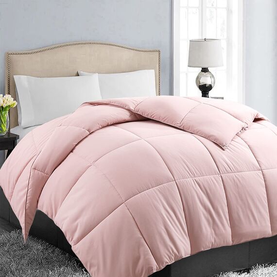 EASELAND Übergroße Queen-Size-Daunenalternative Steppdecke – gesteppte Bettdecke für alle Jahreszeiten, weich, leicht, mit Ecklaschen, warme Sommer-Bettwäsche, Rosa, 248 x 248 cm