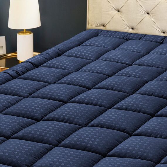 HYLEORY King Matratzenauflage Gesteppter Spannbettlaken Matratzenschoner Kühlkissen Top Matratzenbezug Atmungsaktive Flauschige Weiche Matratzenauflage mit 20,3-53,3 cm tiefer Tasche, Marineblau