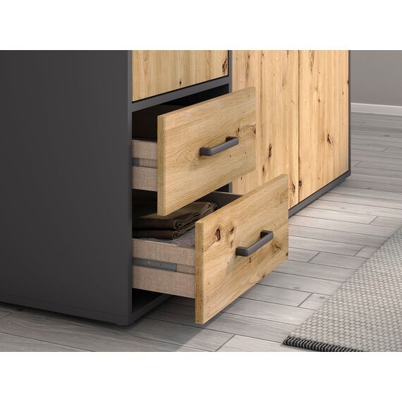 Rauch Möbel Voyager, Kleiderschrank für Schlafzimmer, Kinderzimmer, Babyzimmer, Flur, 3-türig, 2 Schubladen, mit Zubehör Basic, Farbe Eiche Artisan, Holz/Grau metallic, Schwarz, Breite 140cm