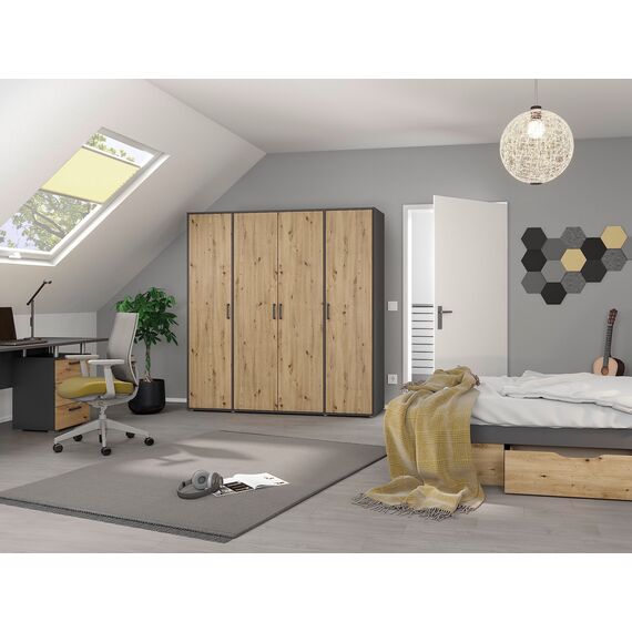 Rauch Möbel Voyager, Kleiderschrank für Schlafzimmer, Kinderzimmer, Jugendzimmer, Flur, 4-türig, mit Zubehör Classic, Farbe Eiche Artisan, Holz/Grau metallic, Schwarz, Breite 187cm