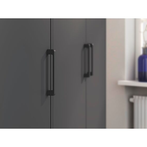 Rauch Möbel Voyager, Kleiderschrank für Schlafzimmer, Kinderzimmer, Babyzimmer, Jugendzimmer, Flur, 3-türig, mit Zubehör Basic, Farbe Grau metallic, Schwarz, Breite 140cm