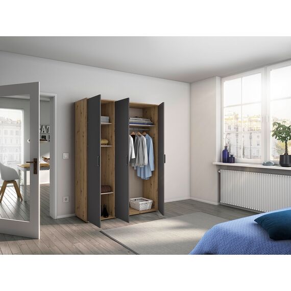 Rauch Möbel Voyager, Kleiderschrank für Schlafzimmer, Kinderzimmer, Babyzimmer, Jugendzimmer, Flur, 3-türig, mit Zubehör Basic, Farbe Grau metallic, Schwarz/Eiche Artisan, Holz, Breite 140cm