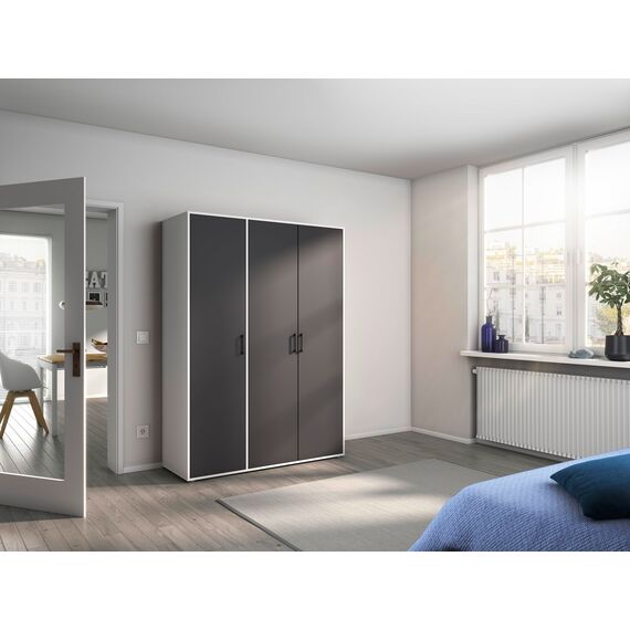 Rauch Möbel Voyager, Kleiderschrank für Schlafzimmer, Kinderzimmer, Jugendzimmer, Flur, 3-türig, mit Zubehör Classic, Farbe Grau metallic, Schwarz/Weiß, Breite 140cm
