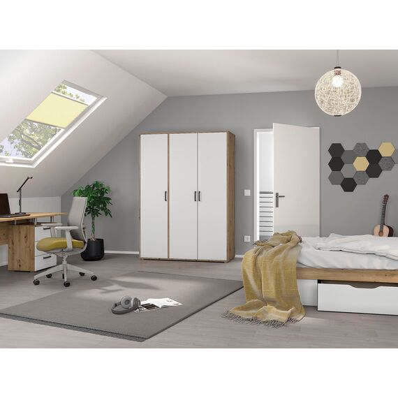 Rauch Möbel Voyager, Kleiderschrank für Schlafzimmer, Kinderzimmer, Jugendzimmer, Flur, 3-türig, mit Zubehör Classic, Farbe Weiß/Eiche Artisan, Holz, Breite 140cm