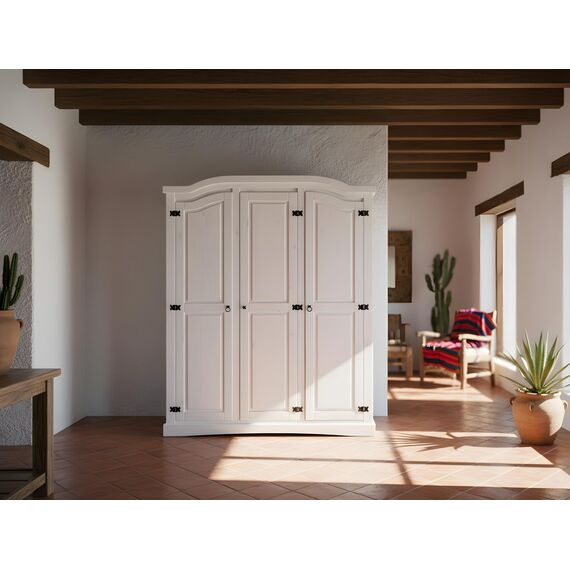 Hacienda-Look – 3trg massiv Kiefer Mexico Kleiderschrank "New Mexiko" Schlafzimmer-Schrank weiß – H193xB 152xT 54,5 cm – massive Kiefer – Farbe Weiß – Hacienda-Stil – wärmender Massivholz-Look fürs