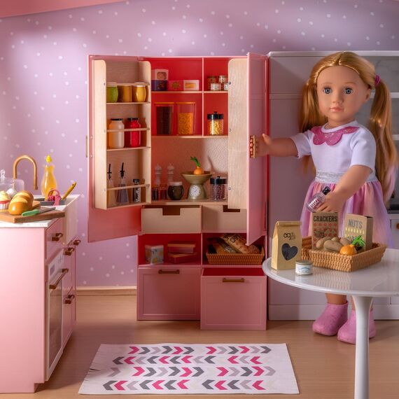 Our Generation - Pretty Pantry - Home Küchenmöbel Set - Spielzeugessen - 46 cm Puppe Zubehör - Fantasievolles Spiel - Spielzeug für Kinder ab 3 Jahren