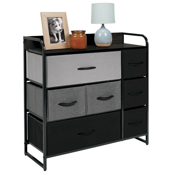 mDesign Kommode mit 7 Schubladen – breiter Schubladenschrank für Schlafzimmer, Wohnzimmer oder Flur – Kleiderkommode aus Metall, MDF und Stoff – Mehrfarbig/grau/schwarz