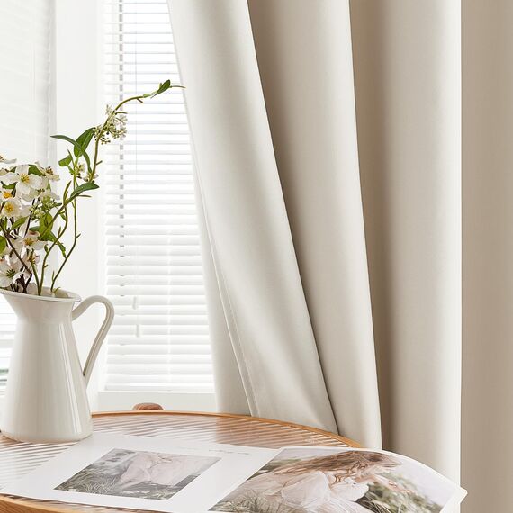 MRTREES Gardinen mit Ösen Kurz für Küche Fenster Wohnzimmer Modern, Vorhänge Schlafzimmer Kinderzimmer Blickdicht Hellbeige Ösenschal 2er Set H 122 x B 140 cm Vorhang Lichtundurchlässig