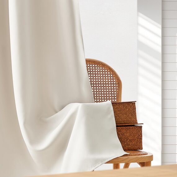 MRTREES Gardinen mit Ösen Kurz für Küche Fenster Wohnzimmer Modern, Vorhänge Schlafzimmer Kinderzimmer Blickdicht Hellbeige Ösenschal 2er Set H 122 x B 140 cm Vorhang Lichtundurchlässig