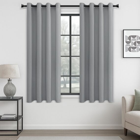 MRTREES Vorhang Blickdicht Gardinen Thermovorhang mit Ösen Verdunklungsvorhang Ösenschal Vorhänge Kurz Modern 137×117cm(H×B) Hellgrau 2er Set für Hotels Büros Wohnzimmer Schlafzimmer Kinderzimmer
