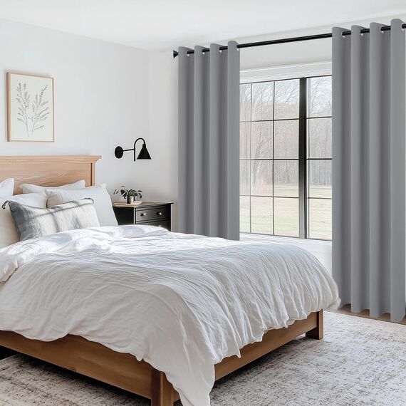 MRTREES Vorhang Blickdicht Gardinen Thermovorhang mit Ösen Verdunklungsvorhang Ösenschal Vorhänge Kurz Modern 225×140cm(H×B) Hellgrau 2er Set für Hotels Büros Wohnzimmer Schlafzimmer Kinderzimmer
