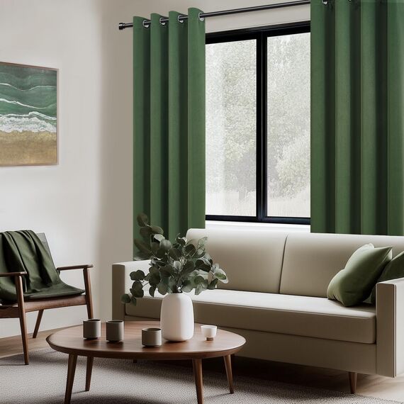 MRTREES Vorhang Blickdicht mit Ösen Thermovorhang Oliv-Grün 2er Set, Blickdichte Vorhänge 245 cm Lang 140 cm Breit, Gardinenschals für Wohnzimmer Schlafzimmer Kinderzimmer, Blackout Curtain