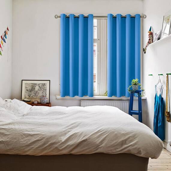 BGment Raumverdunkelungsvorhänge, 137 cm lang, mit Ösen, wärmeisoliert, Fensterbehandlungsvorhänge für Schlafzimmer, 2 Paneele, 132 x 137 cm, klassisches Blau