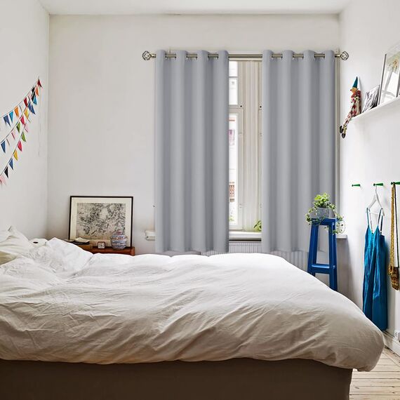 BGment Raumverdunkelungsvorhänge, 160 cm lang, mit Ösen, wärmeisoliert, Fensterbehandlungsvorhänge für Schlafzimmer, 2 Paneele, 132 x 160 cm, Hellgrau