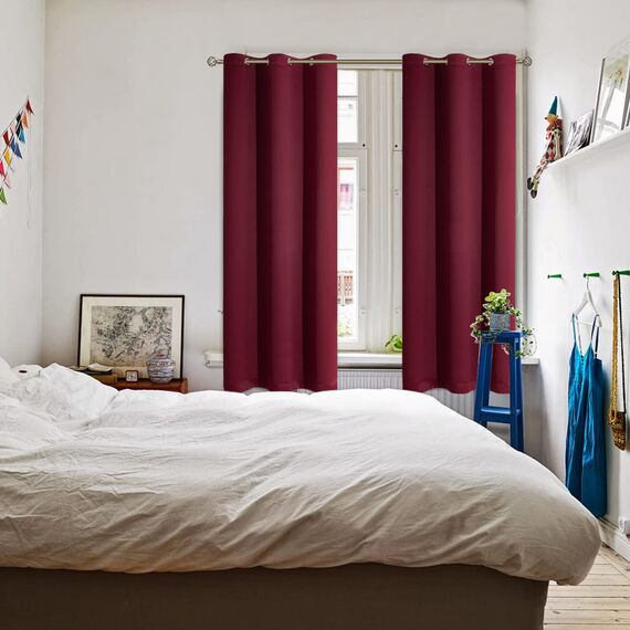 BGment Verdunklungsvorhänge für Schlafzimmer – Thermoisolierte Raumverdunkelungsvorhänge für Wohnzimmer, Set von 2 Paneelen (107,7 x 182,9 cm, Burgunderrot)
