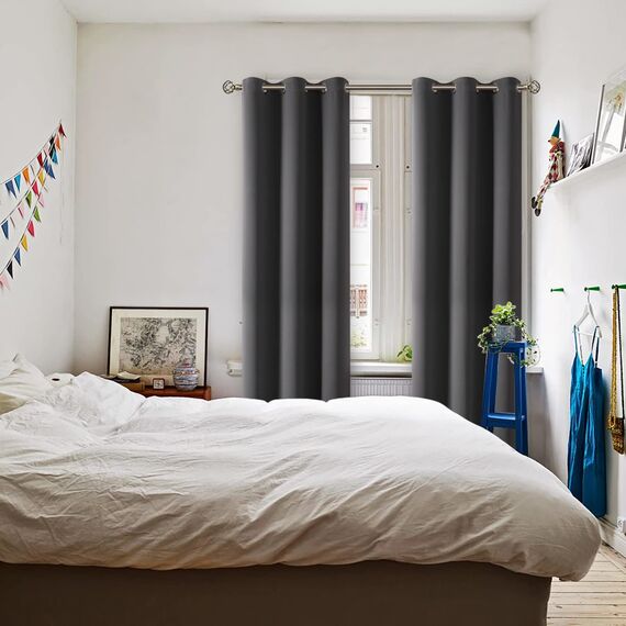BGment Verdunkelungsvorhänge – Thermoisolierter Raumverdunkelungsvorhang für Schlafzimmer und Wohnzimmer, Set mit 2 Paneelen (106,7 x 213,3 cm, Dunkelgrau)