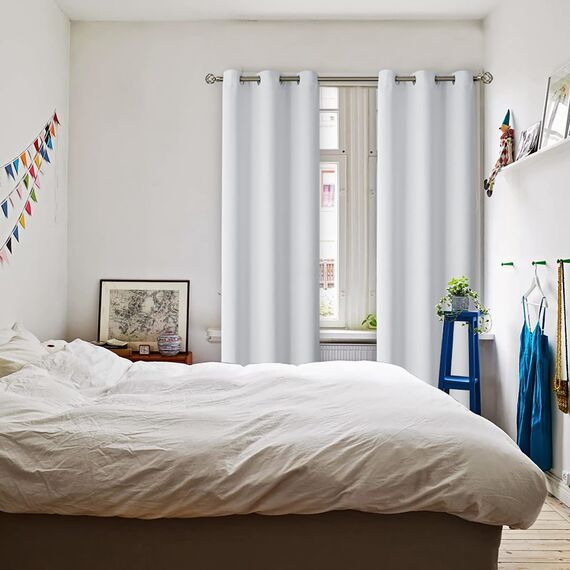 BGment Raumverdunkelungsvorhänge, 213 cm lang, mit Ösen, wärmeisoliert, Fensterbehandlungsvorhänge für Schlafzimmer, 2 Paneele, 106,7 x 213,3 cm, Grauweiß