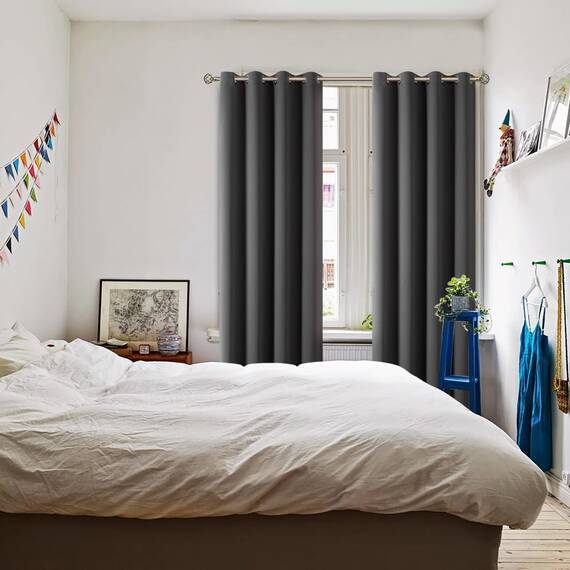 BGment Verdunkelungsvorhänge - Ösen Thermoisolierte Raumverdunkelung Schlafzimmer und Wohnzimmer Vorhänge Set mit 2 Paneelen (132 x 308 cm, Dunkelgrau)