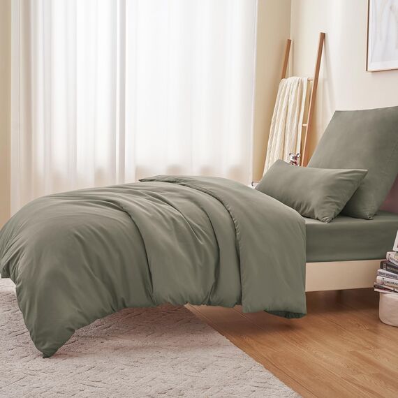RUIKASI Bettwäsche Taupe 155x220 2teilig - Polyester Mikrofaser Bettwäsche-Sets Oeko-TEX, Bettbezüge 155 x 220cm + Kissenbezüge 80x80cm mit Reißverschluss, Weich und Bügelfrei