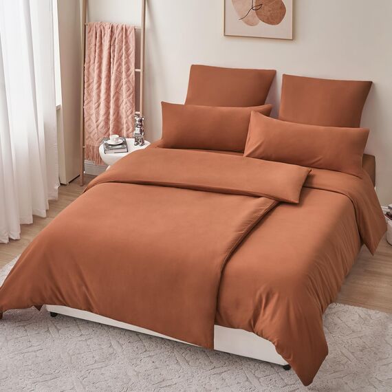 RUIKASI Bettwäsche 135x200 Orange 4teilig - Polyester Mikrofaser Bettwäsche-Sets Oeko-TEX, 2 Bettbezüge 135x200cm + 2 Kissenbezüge 80x80cm mit Reißverschluss, Weich und Bügelfrei