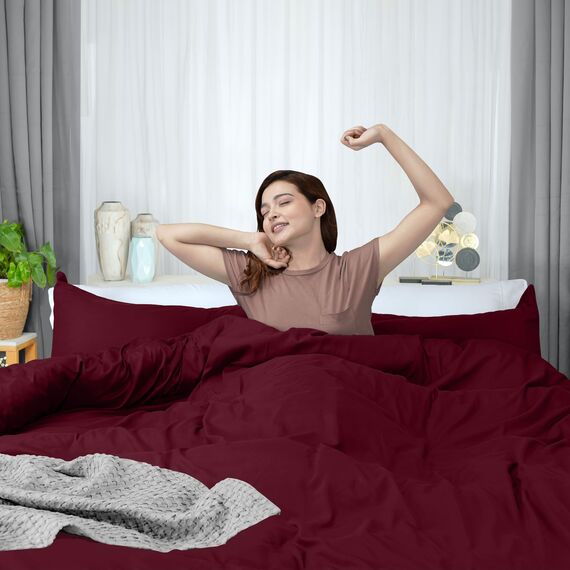 Utopia Bedding Bettbezug für King-Size-Bett: 1 Bettbezug mit 2 Kissenbezügen, 3-teiliges Bettwäsche-Set mit Reißverschluss, weich gebürstete Mikrofaser, 277 x 228 cm, Burgunderrot