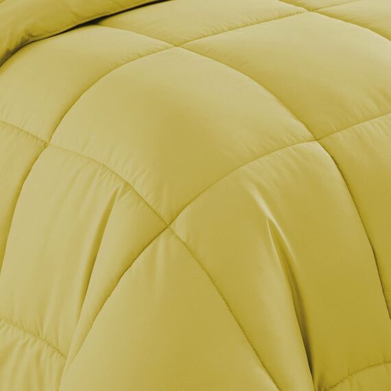 Sweet Home Collection 7-teiliges Bettwäscheset mit Tasche, einfarbig, für alle Jahreszeiten, weiche Daunen-Alternativdecke und luxuriöse Mikrofaser-Bettlaken, gelb, King-Size-Bett