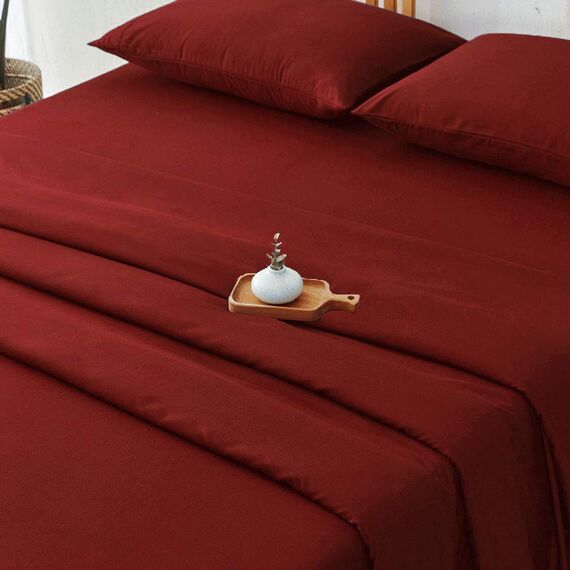 SONORO KATE Bettlaken-Set, superweiche Mikrofaser, Fadenzahl 1800, ägyptische Bettlaken mit 40,6 cm tiefen Taschen, knitterfrei und hypoallergen, 3-teilig (Burgunderrot, Doppelbett)
