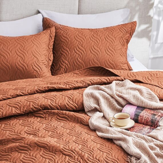 Love's cabin Quilts for Queen Bed Umber Bedspreads Bedding Set - Summer Lightweight Bedspread Comforter - Wave Pattern Bedding Coverlet for All Season - 3-teilig (1 Steppdecke, 2 Kissenbezüge)