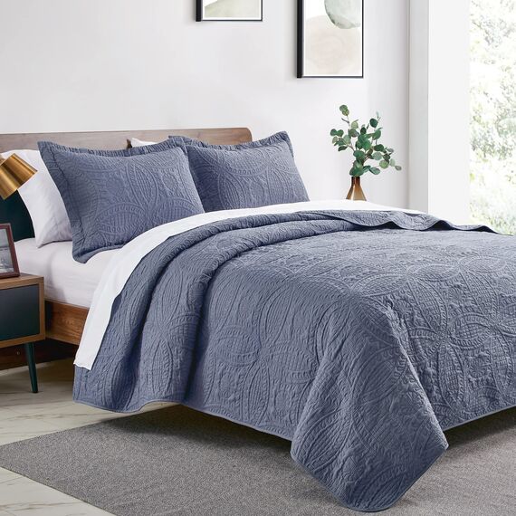 Love's Cabin King Size Bettwäsche blau - weiche und leichte Tagesdecke aus Mikrofaser - moderner Stil mit Münzmuster für alle Jahreszeiten - 3-teilig (1 Bettdecke, 2 Kissenbezüge)